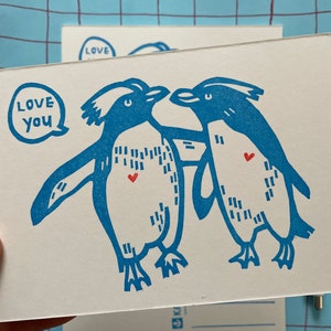 Penguins in love Postcard image 3