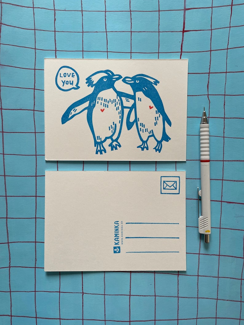 Penguins in love Postcard image 2
