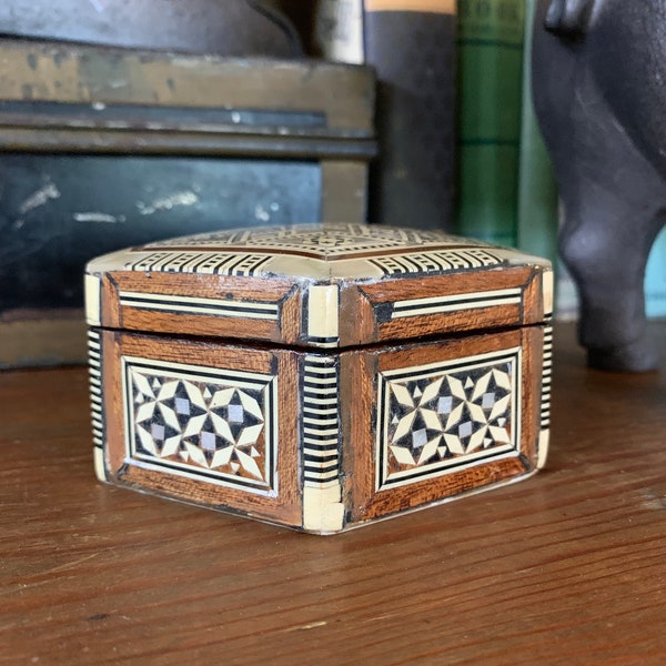 Vintage Marquetry Inlaid Jewelry Trinket Box