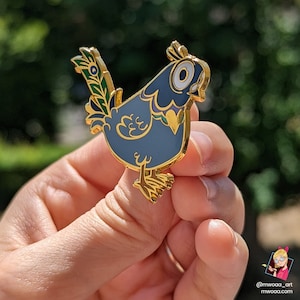 Enamel gold pin Mr Pigeon, around 3,8x3,8cm (1.5x1.5in), pin metal, cute bird art, pigeon pin, bird lovers