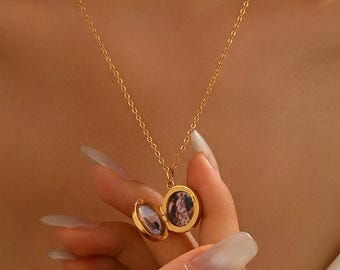 Locket Necklace with Photo, Engraved Round Necklace, Custom Photo Necklace, Memorial Jewellery, Anniversary Gift, Mom Gift, Mothers Day Gift
