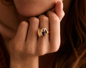 Custom Photo Locket Signet Ring, Engraved Name Personalized Picture Jewelry, Memorial Keepsake Ring, Meaningful Christmas Gift for Women
