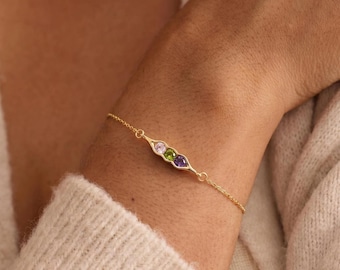 Custom Peas in a Pod Birthstone Bracelet, Personalized Family Bracelet, Grandma Bracelet, Anniversary Gift for Her, Mothers Day Gift for Mom