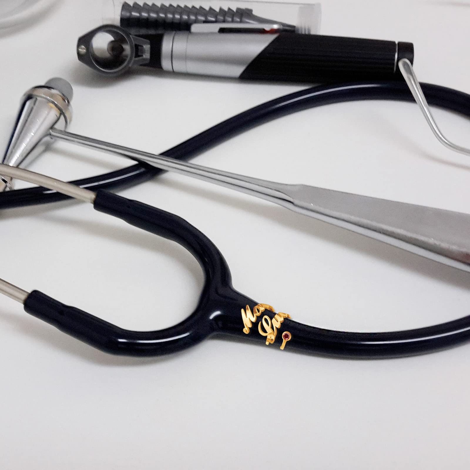 Stethoskop-Namensschild personalisiert, Stethoskop-Charms-ID-Tag mit Geburtsstein-Geburtsblume, Geschenke für Krankenschwestern, Ärzte, RN, Medizinstudenten
