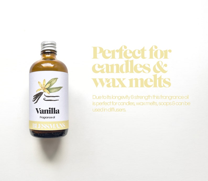 K&ouml;nnte beinhalten: Eine durchsichtige Glasflasche mit brauner Fl&uuml;ssigkeit. Die Flasche hat ein wei&szlig;es Etikett mit den Worten "Vanilla Fragrance Oil" und einer Zeichnung einer Vanilleschote. Der Text "Perfekt f&uuml;r Kerzen & Wachs-Schmelzen" ist in Gelb auf wei&szlig;em Hintergrund geschrieben. Der Text "Aufgrund seiner Langlebigkeit und St&auml;rke ist dieser Duft&ouml;l perfekt f&uuml;r Kerzen, Wachs-Schmelzen, Seifen und kann in Diffusoren verwendet werden." ist in Schwarz auf wei&szlig;em Hintergrund geschrieben.