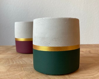 Blumentopf aus Beton, minimalistisches Design, dunkelgrün, dunkelrot, gold; flower pot, succulent planter concrete