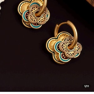 Emaille Hoop Ohrringe: Handbemaltes florales Design