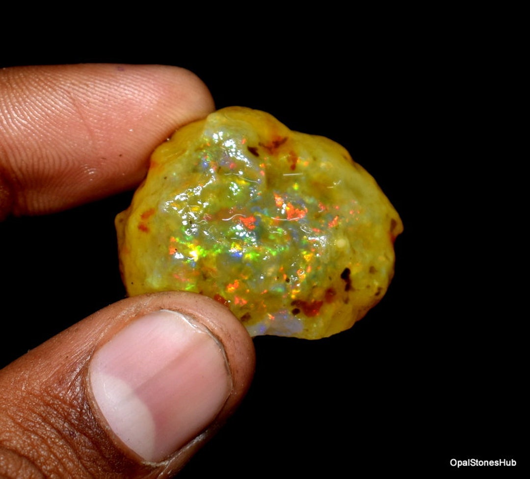 Opale Jaune Et Multicolore D'Éthiopie - 8.2x6.2 Mm - 0.84 Ct - Naturelle