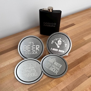 Posavasos de cerveza de aluminio grabados con láser, accesorios para bar, decoración para la cueva del hombre (juego de 6)