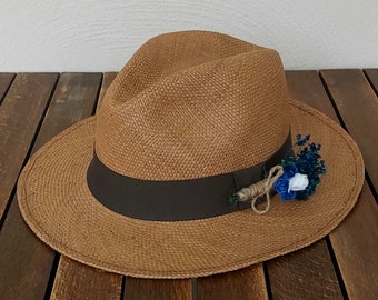 Autentico cappello Panama ecuadoriano marrone con spilla a fiore blu removibile fatta a mano ~ Cappello in palma Toquilla intrecciata a mano