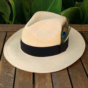 Genuine Ecuadorian Natural Panama Hat Handwoven in Ecuador  display picture 3