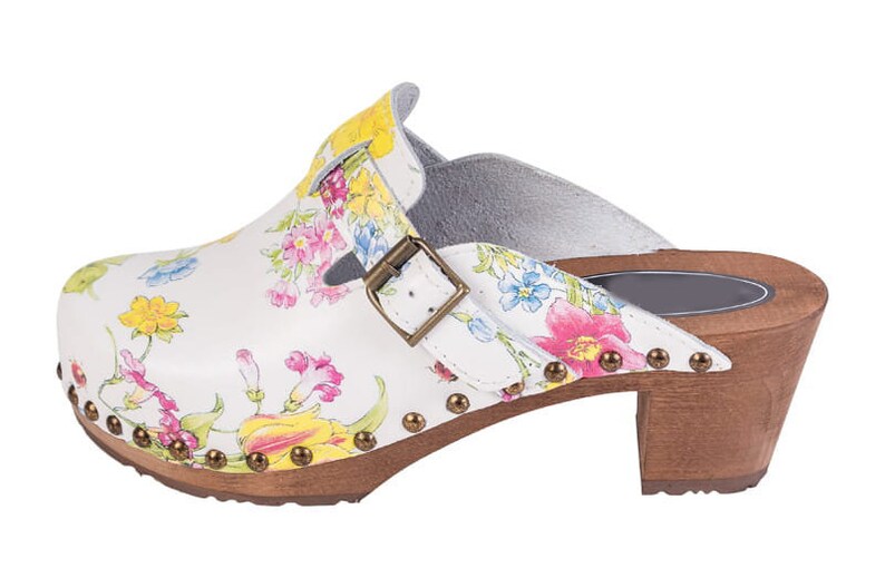 comfortable stylish clogs