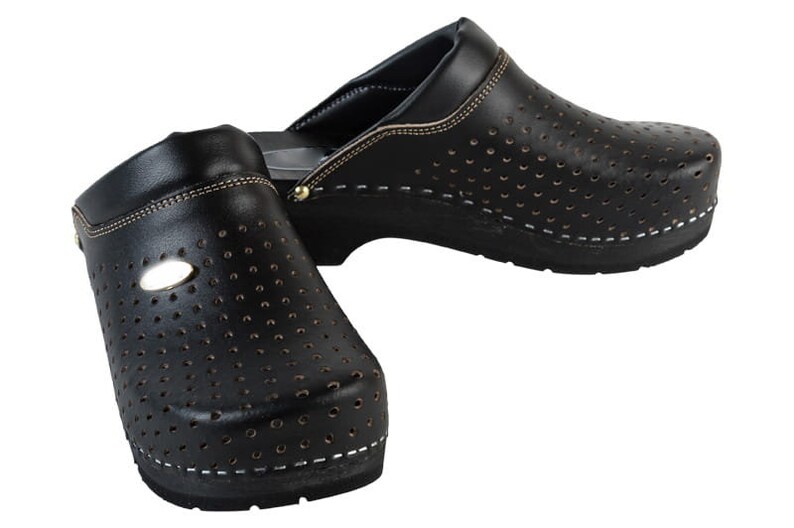comfortable nursing shoes
