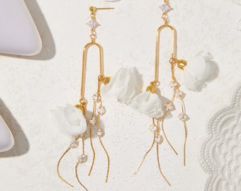 Boucles d'oreilles de mariée Art déco : or 18 carats, mousseline pendante fleur