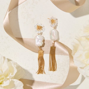 Natürliche Perlen Blumen baumeln Ohrringe - Süßwasser Perle Ohrringe - Gold Fransen Ohrringe - Tropfen Perlen Ohrringe - Hochzeit Ohrringe
