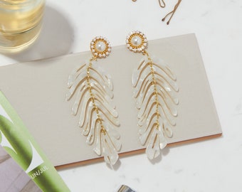 Monstera Earrings – White Earrings for Bride – Pearl Dangle Earrings – Boho Chic – Statement Earrings – Drop Earrings