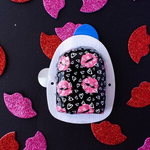 Smooches Omnipod Decal