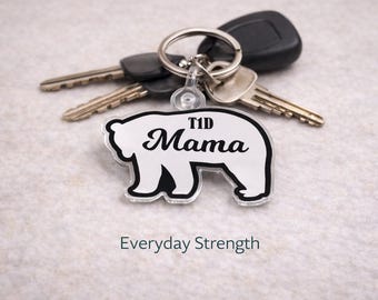 T1D Mama Bear-sleutelhanger | Sleutelhanger type één diabetes moeder | Sleutelhanger beer van acryl | Diabetes moeder cadeau
