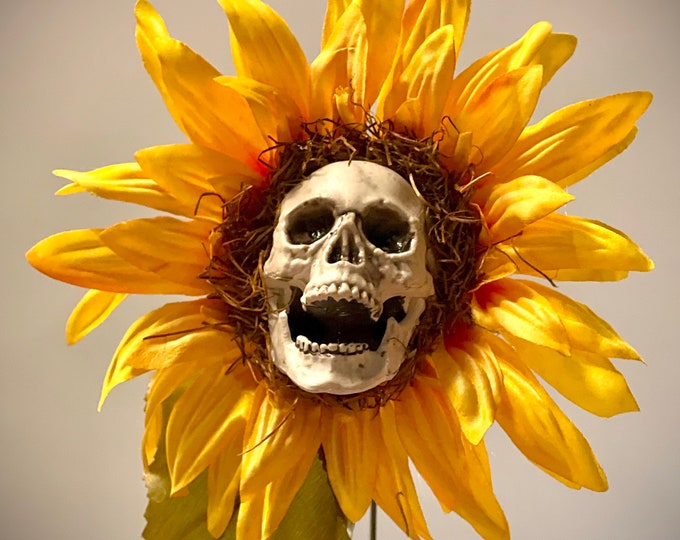 Halloween Decor Sunflower Skull Haunted House Decoration Spooky Prop Garden Ornament Handmade