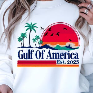 Golf von Amerika Est. 2025 Stickerei PNG Vintage Sonnenuntergang Palmen Küsten digitale Kunst Golf von USA Amerika Golf Strand Retro Sonnenuntergang Png USA