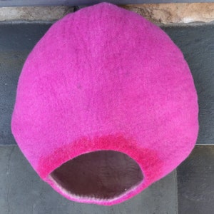 Pink with Neck Small Size Felt Cat Cave, Cat Cave Bed, Cat Cave Felt Wool, Cat Lover Gift, Modern cat bed, Cat Cave for Cat, Cat Beds Wool N