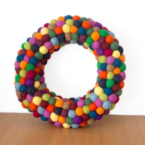 Felt Christmas Wreath - Christmas Wreath - Christmas Felt Ball Wreath  - Christmas decoration - Christmas deco - Felt Ball Wreath - Felted N