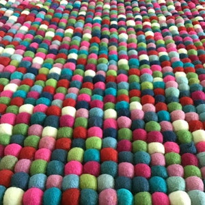100% Natural Felt rug, Felt carpet, Felt wool ball,Felt balls Rug, Bath Mat, Floor Rug, Nursery Room, Kids Room, Custom Felt Carpet