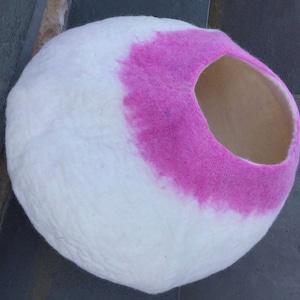 White Pink Neck Large Felt Cat Cave, Cat Bed, Woolen Cat Bed, Cat Cave Felt Wool, Cat Lover Gift, Modern Cat bed, Cat furniture