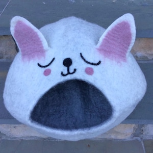 Felt Cat Cave, Cat Bed, Woolen Cat Bed, Cat Cave Bed, Cat Cave Felt Wool, Cat Lover Gift, Modern cat bed, Cat Cave for Cat