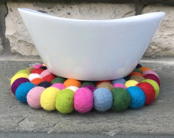 Felt Ball Trivet, Dining Wool Pom Pom Mini Mat, Pad Trivet, Kitchen Pot Heat Pad,  Modern Dining Decor, Natural Trivet, Placemat, Hotpad