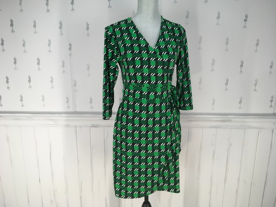 houndstooth wrap dress