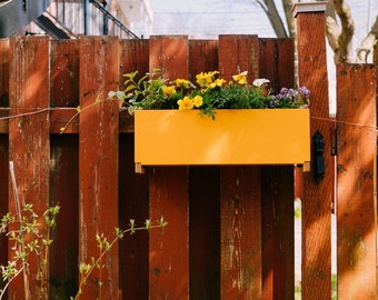 Small balcony planter - Mango