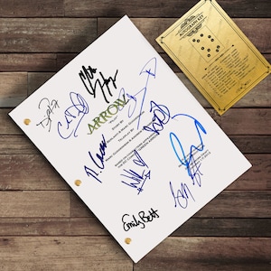 Arrow TV Script DC Comics Autogramm Drehbuch Karte von Stephen Amell, Katie Cassidy, Oliver Queen, Laurel Lance, Willa Holland