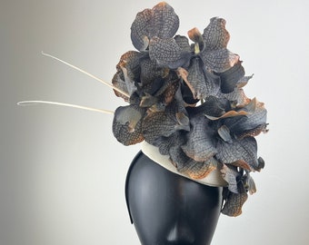 Fascinator mit elfenbeinfarbenen Orchideen