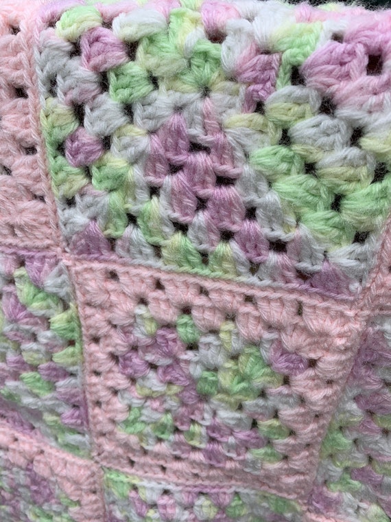 Handmade crocheted baby blanket, shades of pink, … - image 3