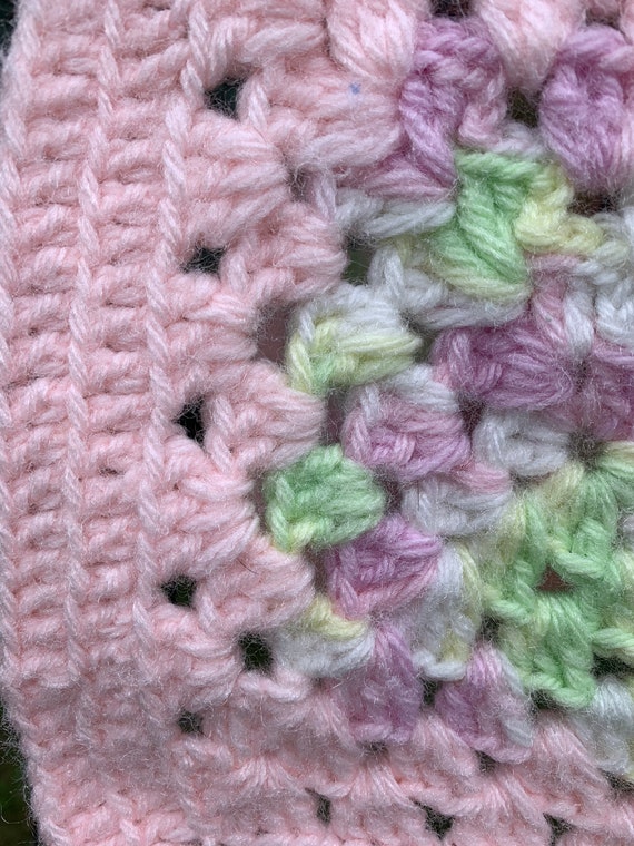 Handmade crocheted baby blanket, shades of pink, … - image 2