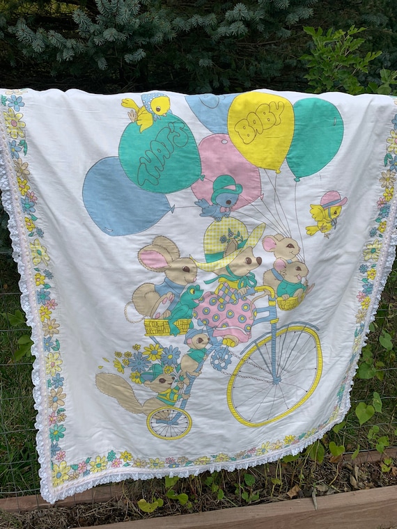 Beautiful vintage baby blanket. Quilted, pre-1980,