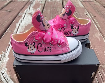 Minnie Mouse low top Converse shoes, Minnie Mouse first birthday outfit/ Minnie Mouse custom shoes/ Minnie Mouse pink shoes/ tutu set