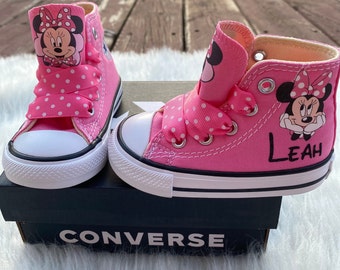 Minnie Mouse converse shoes/ Minnie  Mouse first birthday outfit/ Minnie Mouse custom shoes/ Minnie Mouse pink shoes/ 1st birthday / party