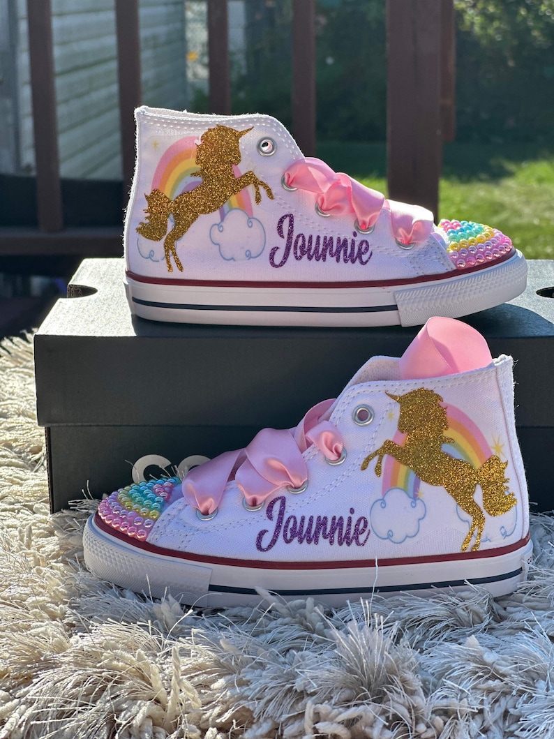 Unicorn bling converse shoes, unicorn birthday shoes . Unicorn shoes for birthday outfit. bild 2