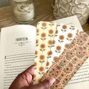 Sonnenblume Lesezeichen – Helles florales Lesezeichen für Buchliebhaber, Ästhetisches einseitiges Lesezeichen, Sommer Lesegeschenk, Natur Liebhaber Geschenk