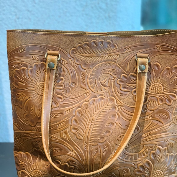 Tooled Leather purse, Leather handbags for women, Tote Bags for women, mexican handbag, Hand tooled large tote bag with exterior pocket