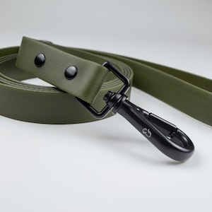 Waterproof Stink-Proof Green Dog Leash – Durable, Olive, Easy Clean, Outdoor Dog Gear