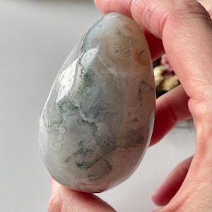 Green Moss Agate Crystal Egg: Spiritual Decor, Fertility Symbol image 1