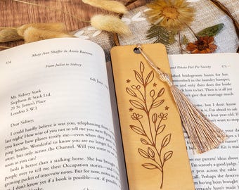Botanical Wooden Bookmark – Laser Engraved Bookish Gift