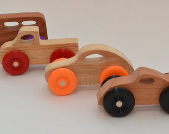 Handgefertigtes Recycled Redwood Spielzeugauto-Set, PLA-Räder