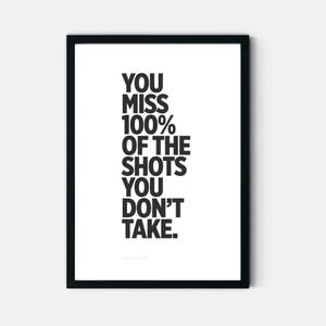 Popularny, inspirowany sportem cytat w czerni i bieli do pokoju nastolatka lub pokoju gier, wydrukowany na ścianie, z powiedzeniem o koszykówce