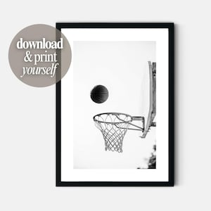 Fotografia di un canestro da basket in bianco e nero per la camera da letto di un adolescente o per la decorazione murale del dormitorio, poster minimalista, stampa digitale, download del poster di basket