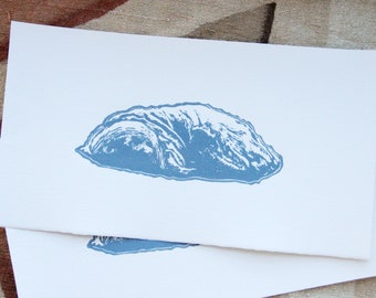 Linocut of a pillow hand-printed on white etching paper 16.5 × 30 cm, limited edition - Songes II