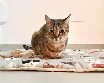 Colchoneta de juego acolchada y suave para perros/gatos con diseño original, 18 diseños disponibles.